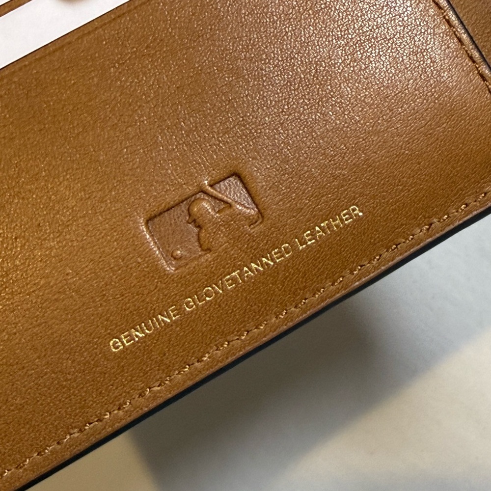 Coach Wallet New York Yankees - Picture 7 of 15